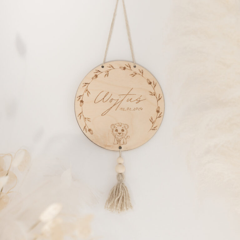 Drewniana metryczka dziecka. Motyw roślinny